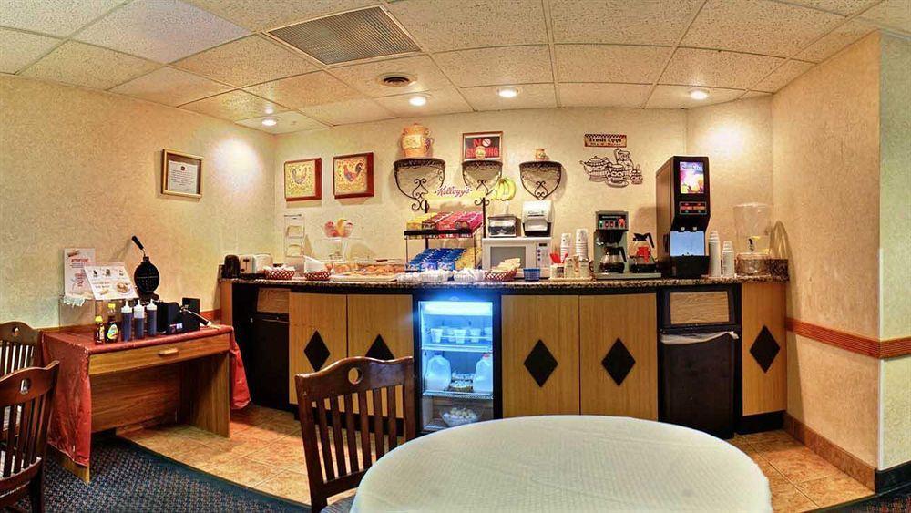 Days Inn & Suites By Wyndham Madison Heights Mi Екстериор снимка