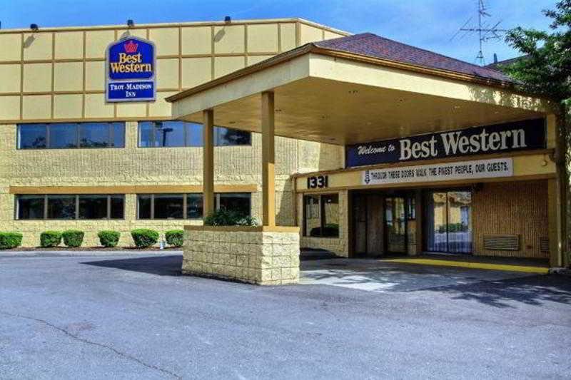 Days Inn & Suites By Wyndham Madison Heights Mi Екстериор снимка