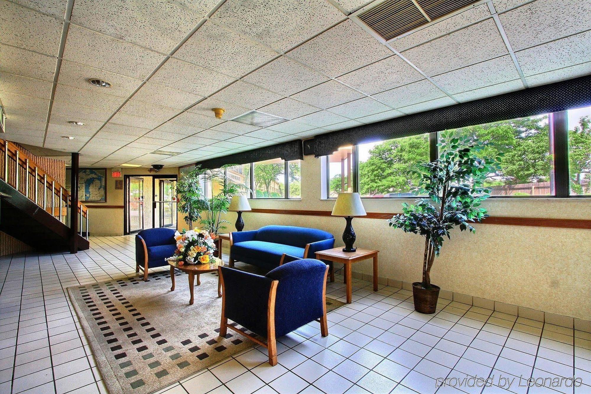 Days Inn & Suites By Wyndham Madison Heights Mi Интериор снимка