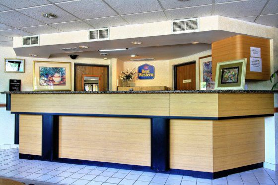 Days Inn & Suites By Wyndham Madison Heights Mi Интериор снимка